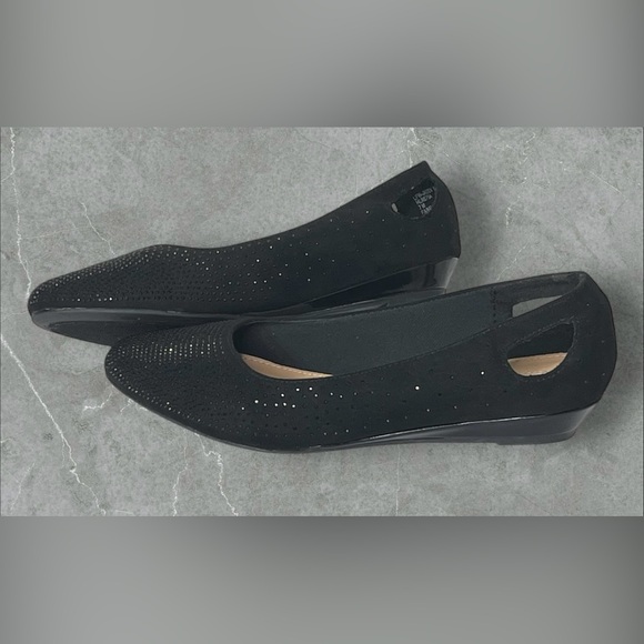 London Fog Collection Black Fabric Slip On Flat Shoes Rhinestones Women's 7M - Picture 2 of 12